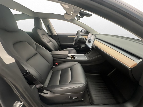 Tesla Model 3 27 of 30