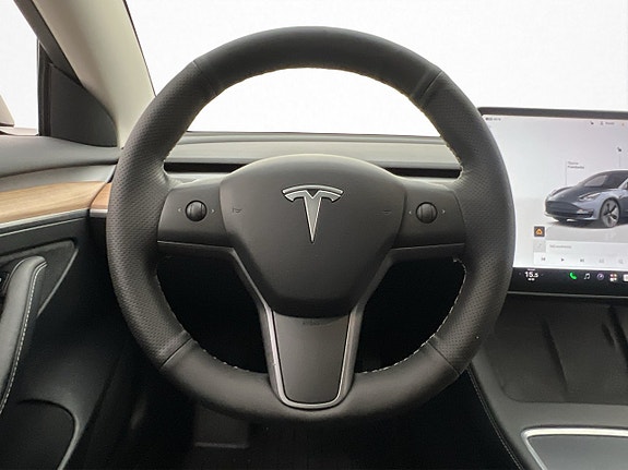 Tesla Model 3 15 of 30