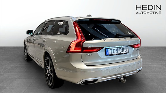 Volvo V90 Cross Country 8 of 26