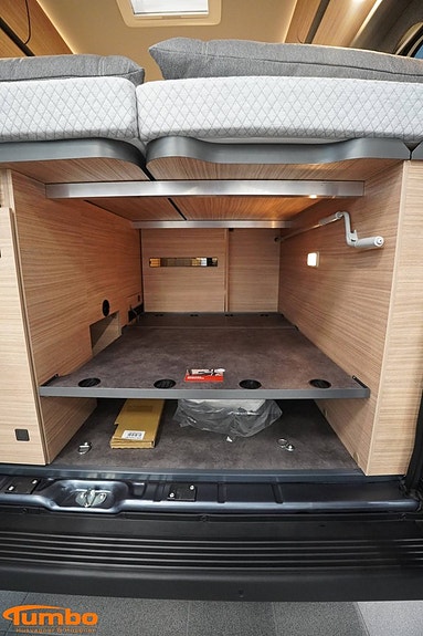 Malibu 640 LE RB GT Skyview - first class two room, Dieselpanna, 4000kg 16 of 20