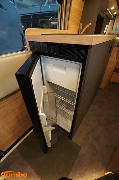 Malibu 640 LE RB GT Skyview - first class two room, Dieselpanna, 4000kg 7 of 20