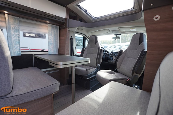 Knaus 700 MEG 2 of 19