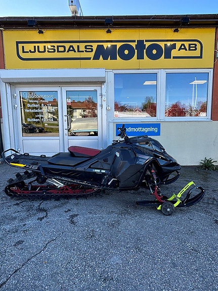 Ski-Doo Freeride 146" 850 E-tec 2 of 2