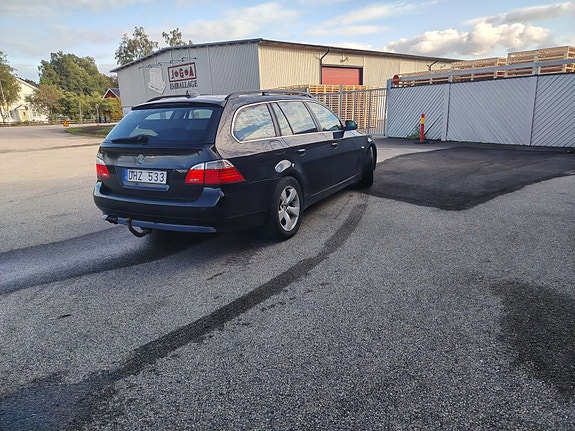 BMW 525xd 2 of 8