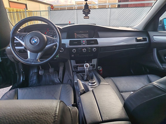 BMW 525xd 4 of 8