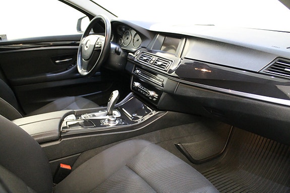 BMW 520d 8 of 13