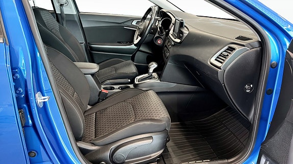 Kia Ceed 3 of 9