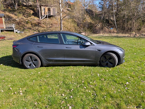 Tesla Model 3 5 of 5