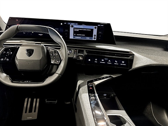 Peugeot 5008 2 of 14
