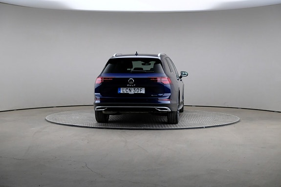 Volkswagen Golf Alltrack 2 of 3