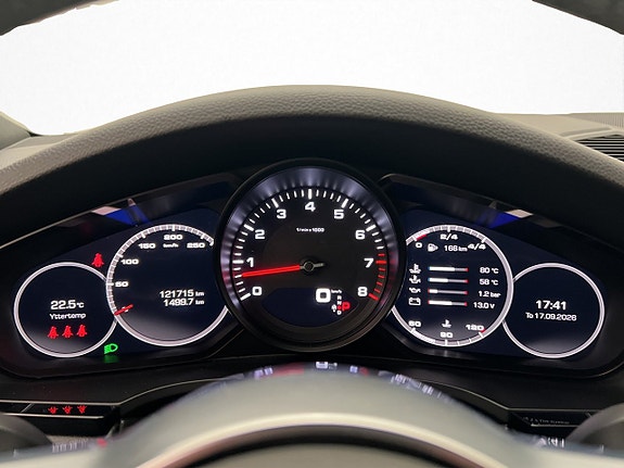 Porsche Cayenne 18 of 30