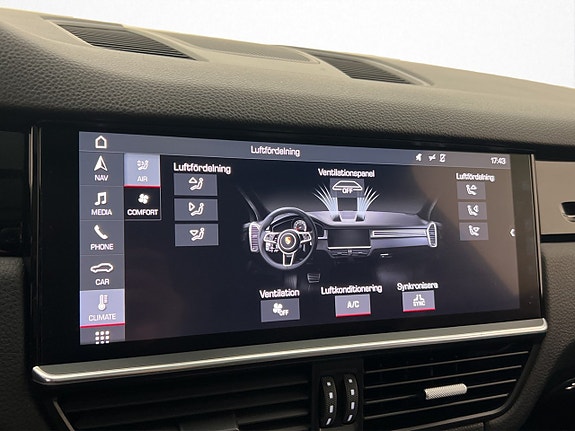 Porsche Cayenne 23 of 30