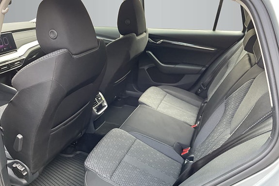 Skoda Octavia 11 of 15
