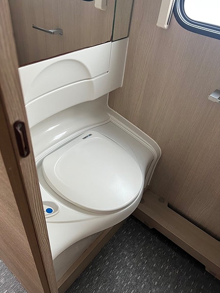 Adria Adora 573 PT barnkammare 13 of 16