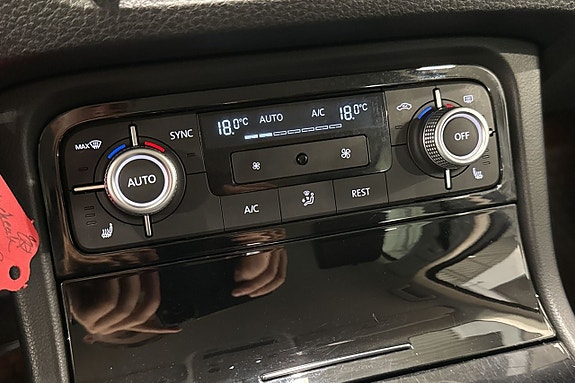 Volkswagen Touareg 16 of 23