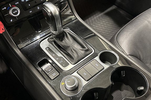 Volkswagen Touareg 17 of 23