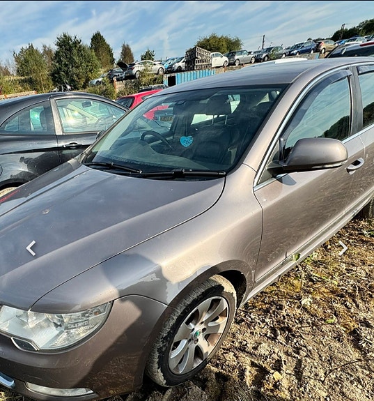 Skoda Superb 2 of 2