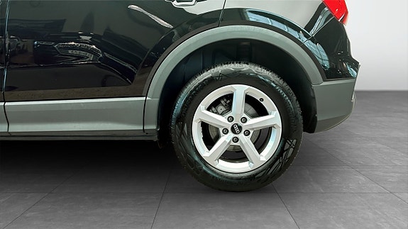 Audi Q2 6 of 12