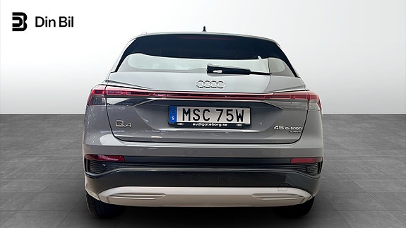 Audi Q4 e-tron 5 of 12