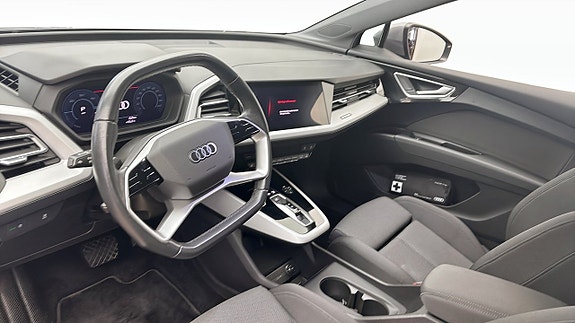 Audi Q4 e-tron 7 of 12