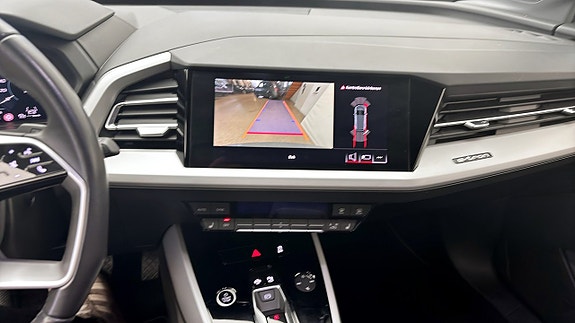 Audi Q4 e-tron 9 of 12