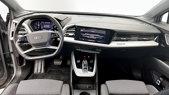 Audi Q4 e-tron 10 of 12