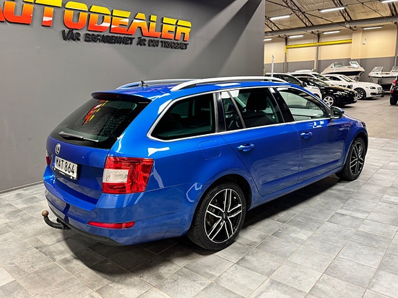 Skoda Octavia 2 of 10