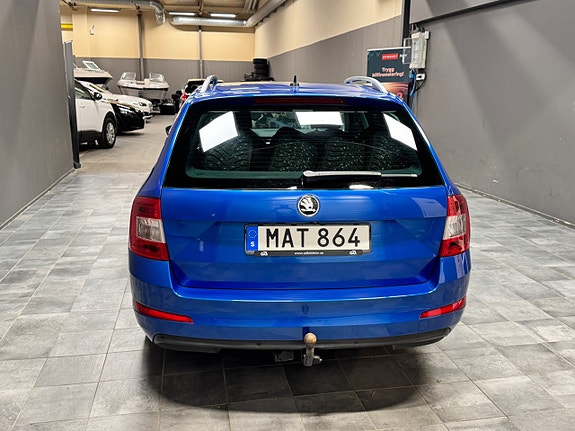 Skoda Octavia 3 of 10