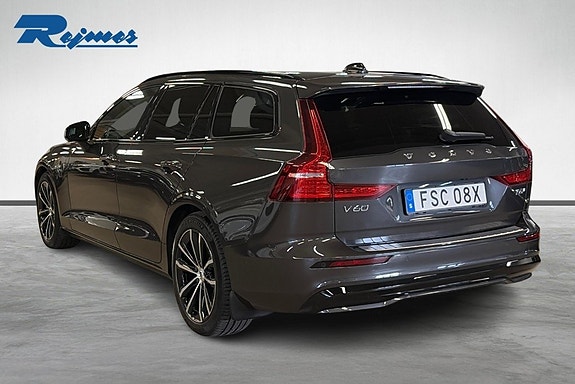 Volvo V60 2 of 17