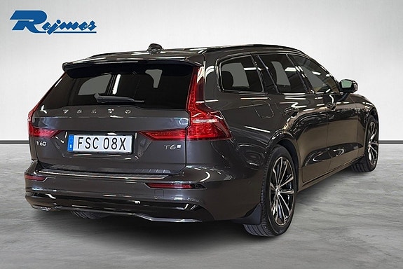 Volvo V60 4 of 17