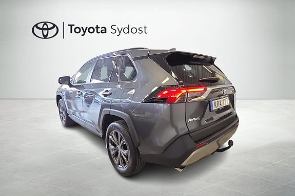 Toyota RAV4 5 of 21