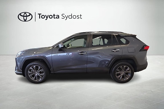 Toyota RAV4 7 of 21