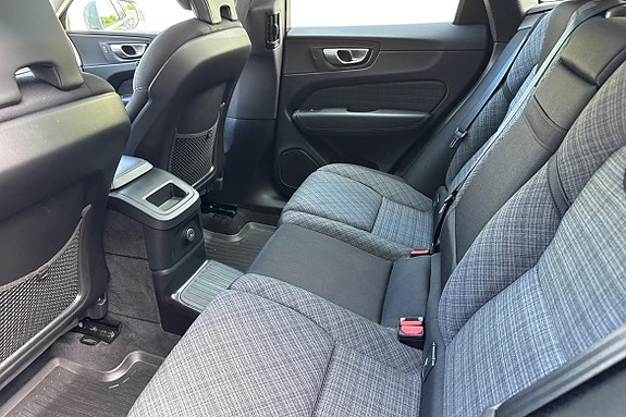 Volvo XC60 13 of 24