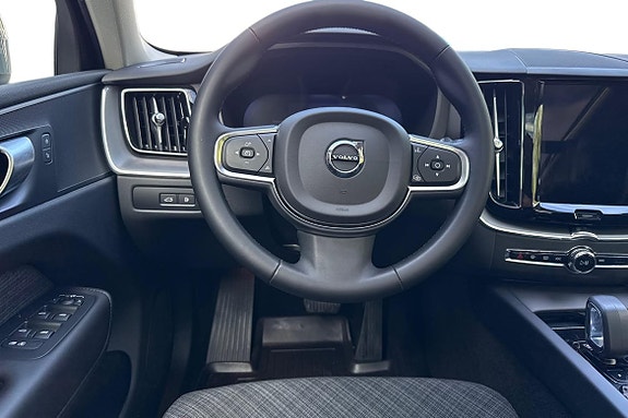 Volvo XC60 11 of 24
