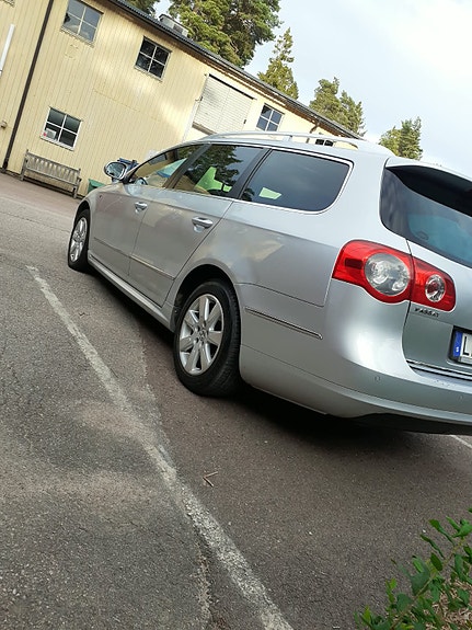 Volkswagen Passat 6 of 9