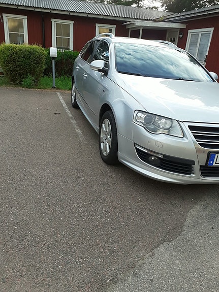 Volkswagen Passat 3 of 9