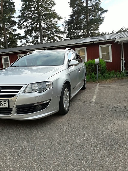 Volkswagen Passat 4 of 9