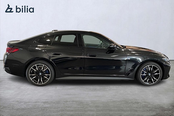 BMW i4 16 of 18