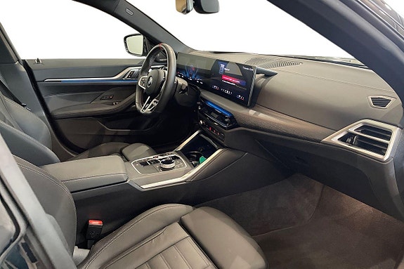 BMW i4 6 of 18