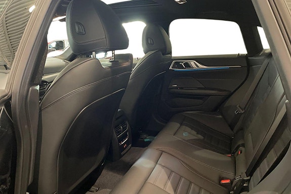 BMW i4 11 of 18