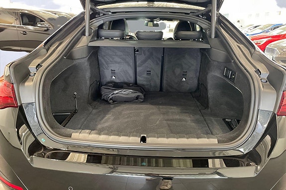 BMW i4 10 of 18