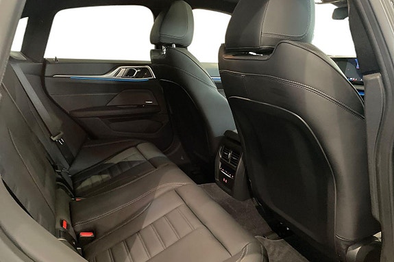 BMW i4 7 of 18
