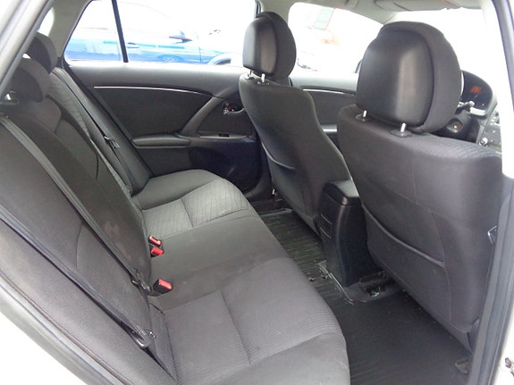 Toyota Avensis 9 of 10