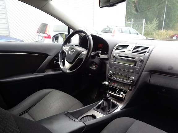Toyota Avensis 10 of 10