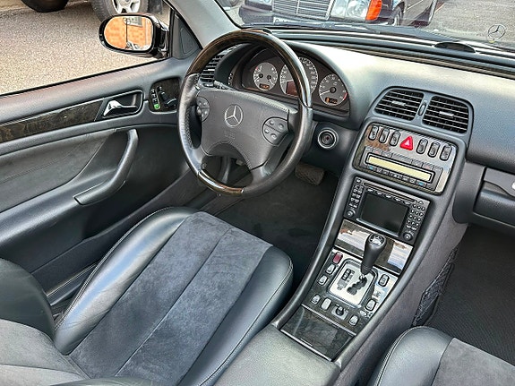 Mercedes-Benz CLK430 10 of 30