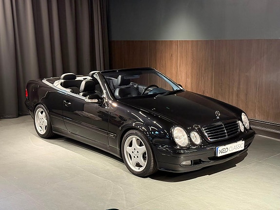 Mercedes-Benz CLK430 4 of 30