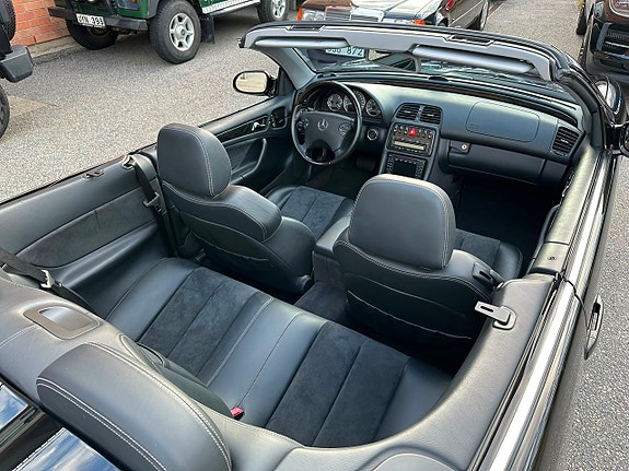 Mercedes-Benz CLK430 12 of 30