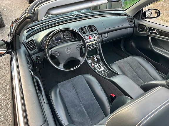 Mercedes-Benz CLK430 9 of 30