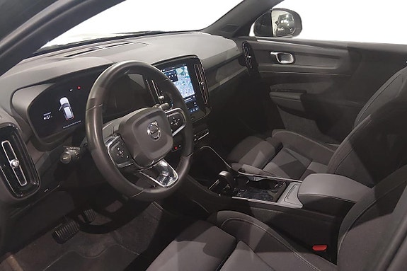 Volvo XC40 13 of 17