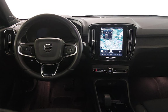 Volvo XC40 9 of 17